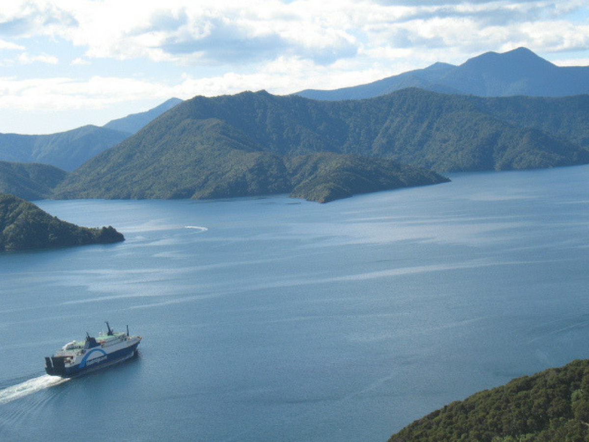 Victoria_Domain_lookout_925x694