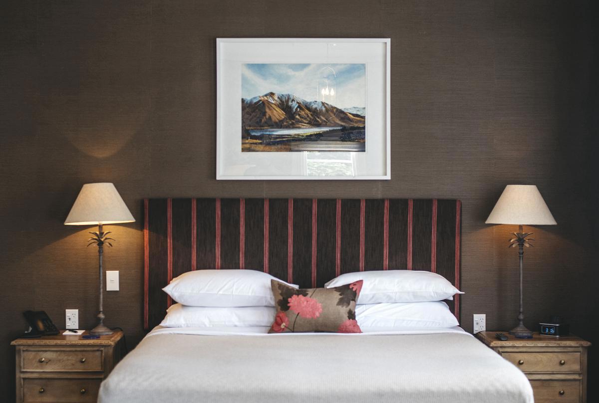 Room_5_.1_bed_front_on_copy
