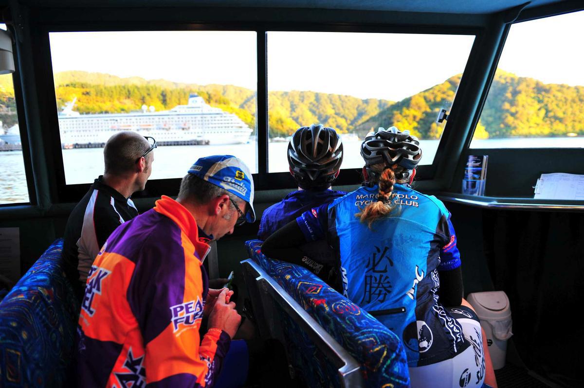 Cyclists_heading_out_onto_the_Track