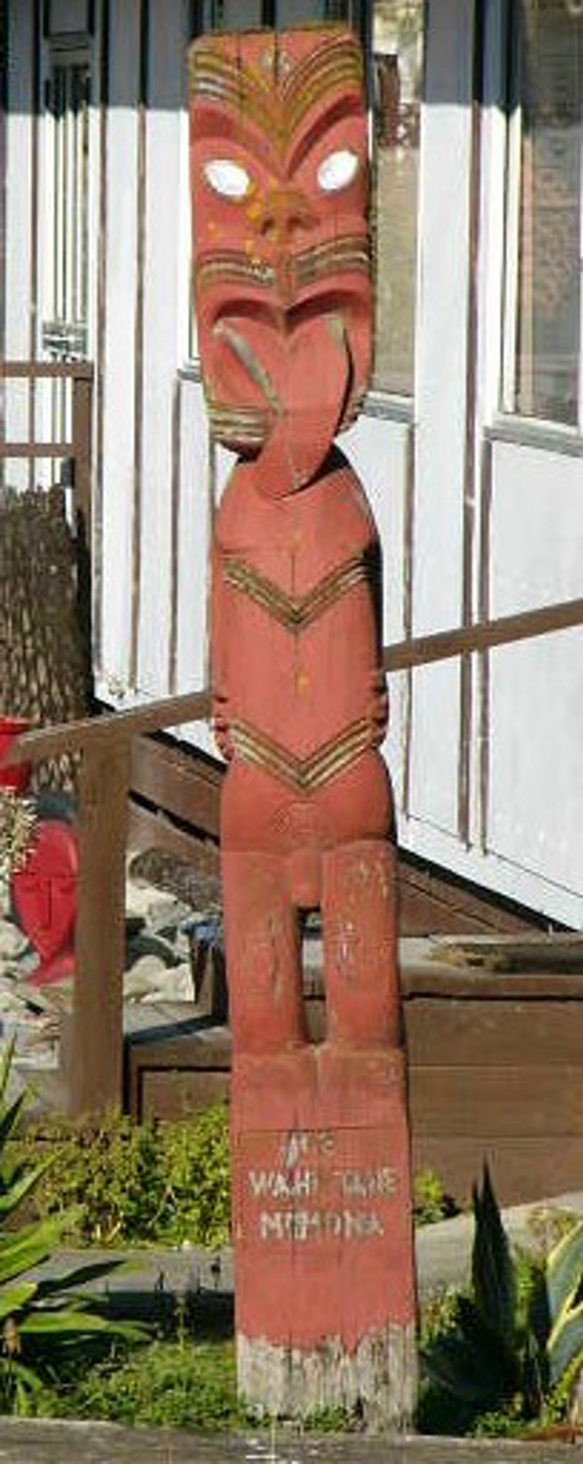 Waikawa_Marae_Carving