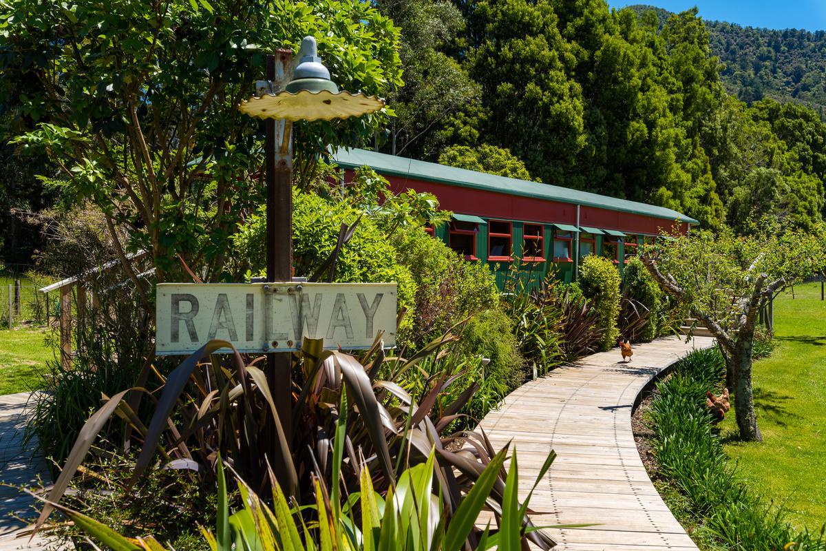 On_The_Track_Lodge_train_carriage