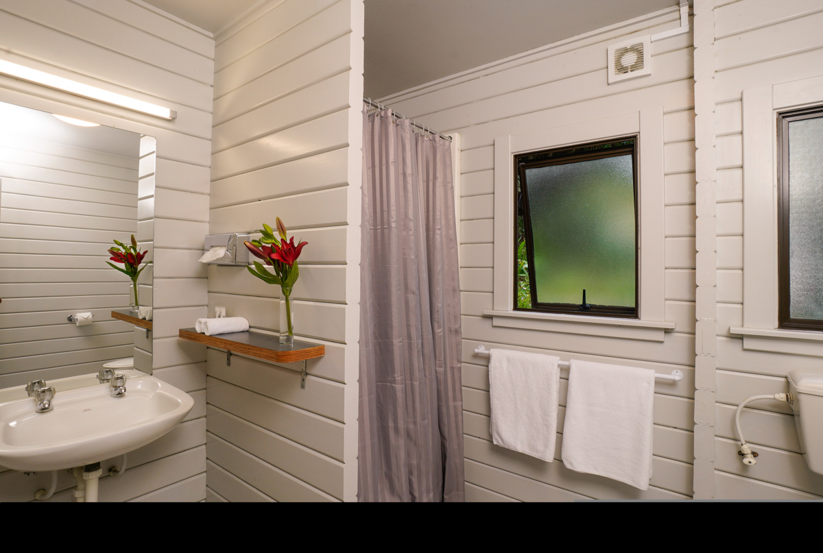 Portage Resort Weka bathroom